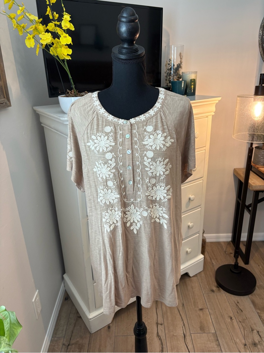 J. Jill NWOT Beige Embroidered Short Sleeve Women's Top, L Tall